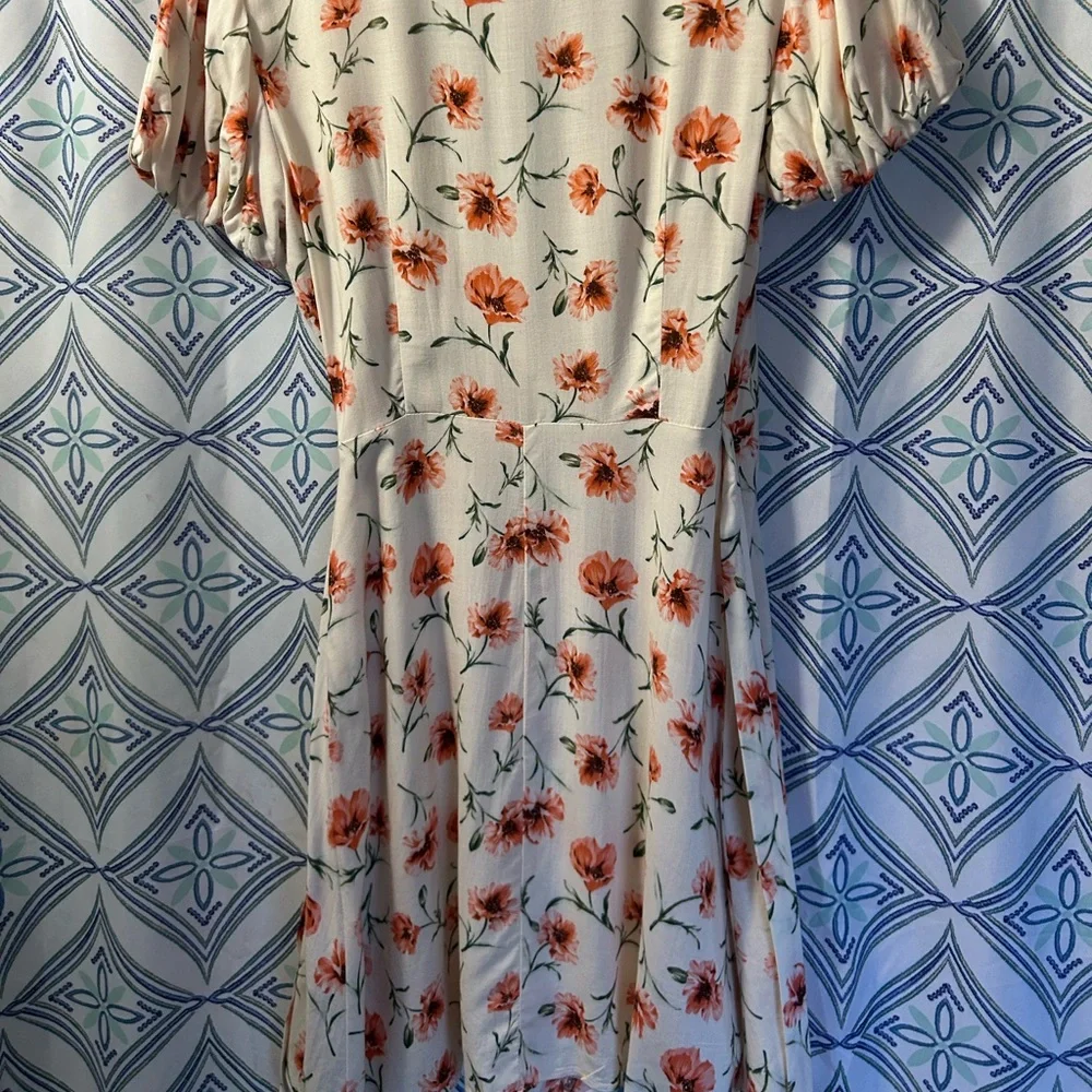 FOREVER 21 Floral Wrap Dress in Cream and Orange Print with Tie Waist - Picture 11 of 12